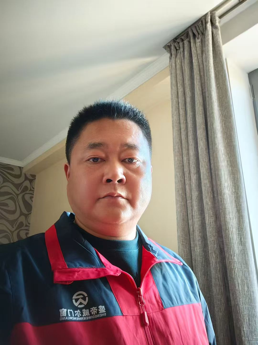 Руководитель ШэндиВэйэр посетил Кыргызстан для замера окон и дверей для клиента Касым — укрепление партнерства