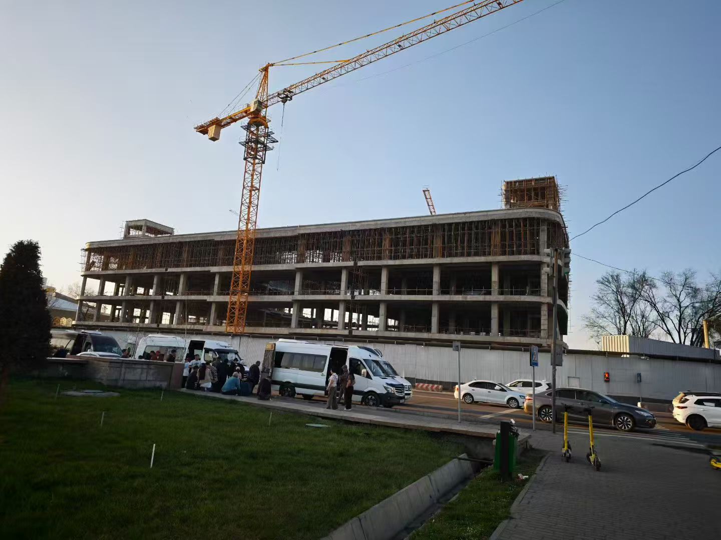 Руководитель ШэндиВэйэр посетил Кыргызстан для замера окон и дверей для клиента Касым — укрепление партнерства