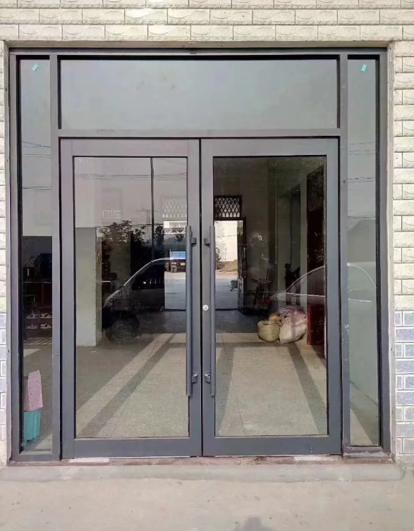 Полностью автоматические откидные двери: переопределение эстетики входа и выхода и интеллектуального опыта в современном строительстве