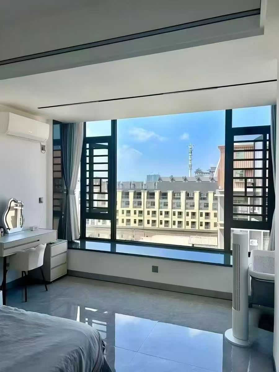 Как купить входную стеклянную дверь оптом и сэкономить?