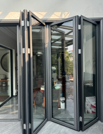 68 тяжелый складной дверной продукт представляет: ценит добросовестность и надежность, видно стиль в процессе открытия и закрытия.